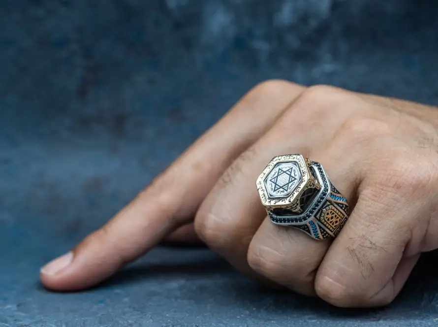 Cette puissante bague de chance magique avec son talisman magique est un pouvoir conçu par le maitre marabout IFA DJOGBE pour gagner...